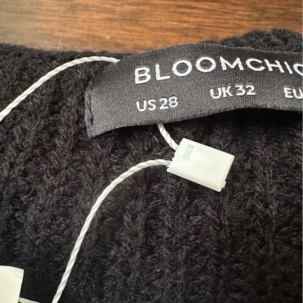 NWT-Gorgeous Gorgeous Lightweight Boho Style Sweater. Crochet Sleeves! - Picture 6 of 16